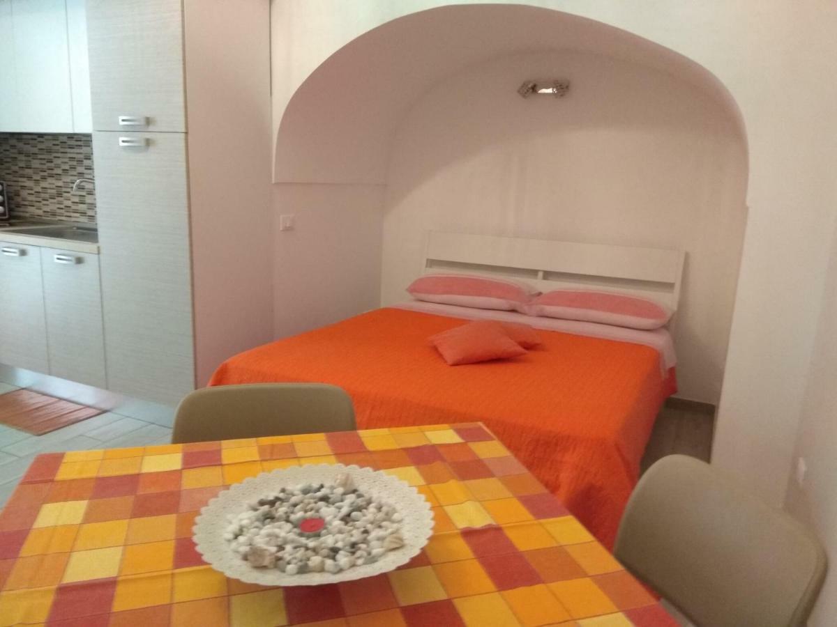 פולינאנו א מארה Giuamar Casa Vacanza מראה חיצוני תמונה